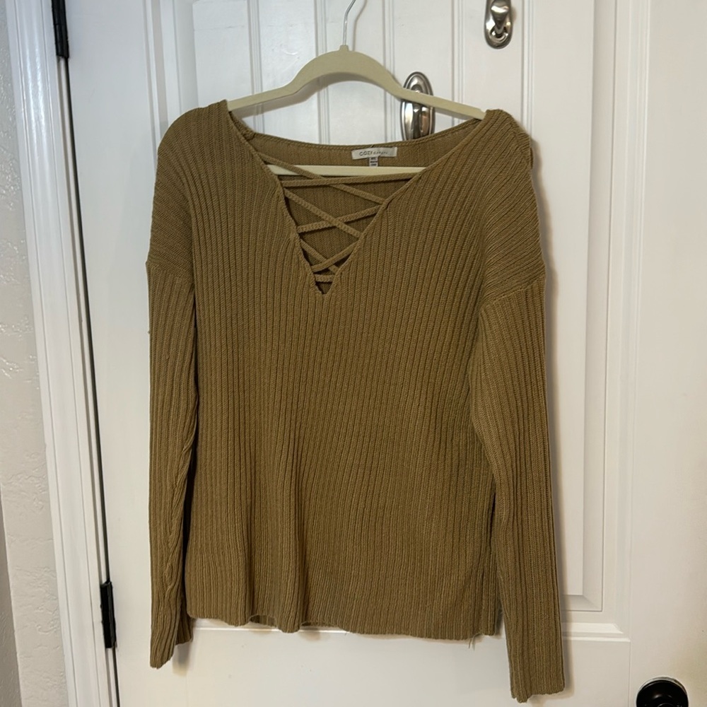 M/L tan sweater